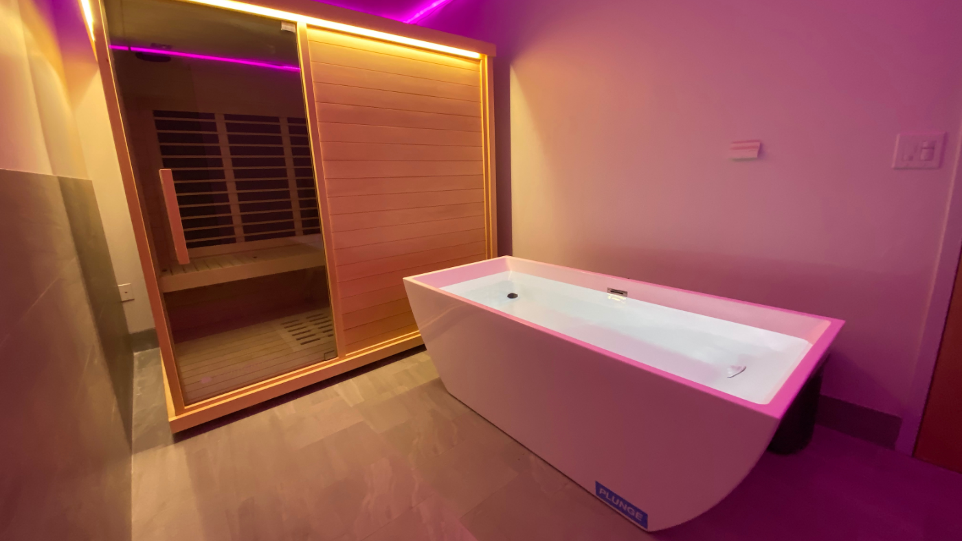 contrast therapy room with sauna and cold plunge